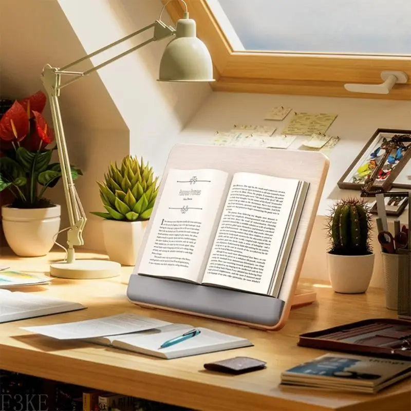 Support PC Portable en Bois – Réglable & Polyvalent