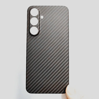 Coque Samsung S23 FE / S24 FE en Fibre de Carbone – Ultra-Fine & Haut de Gamme